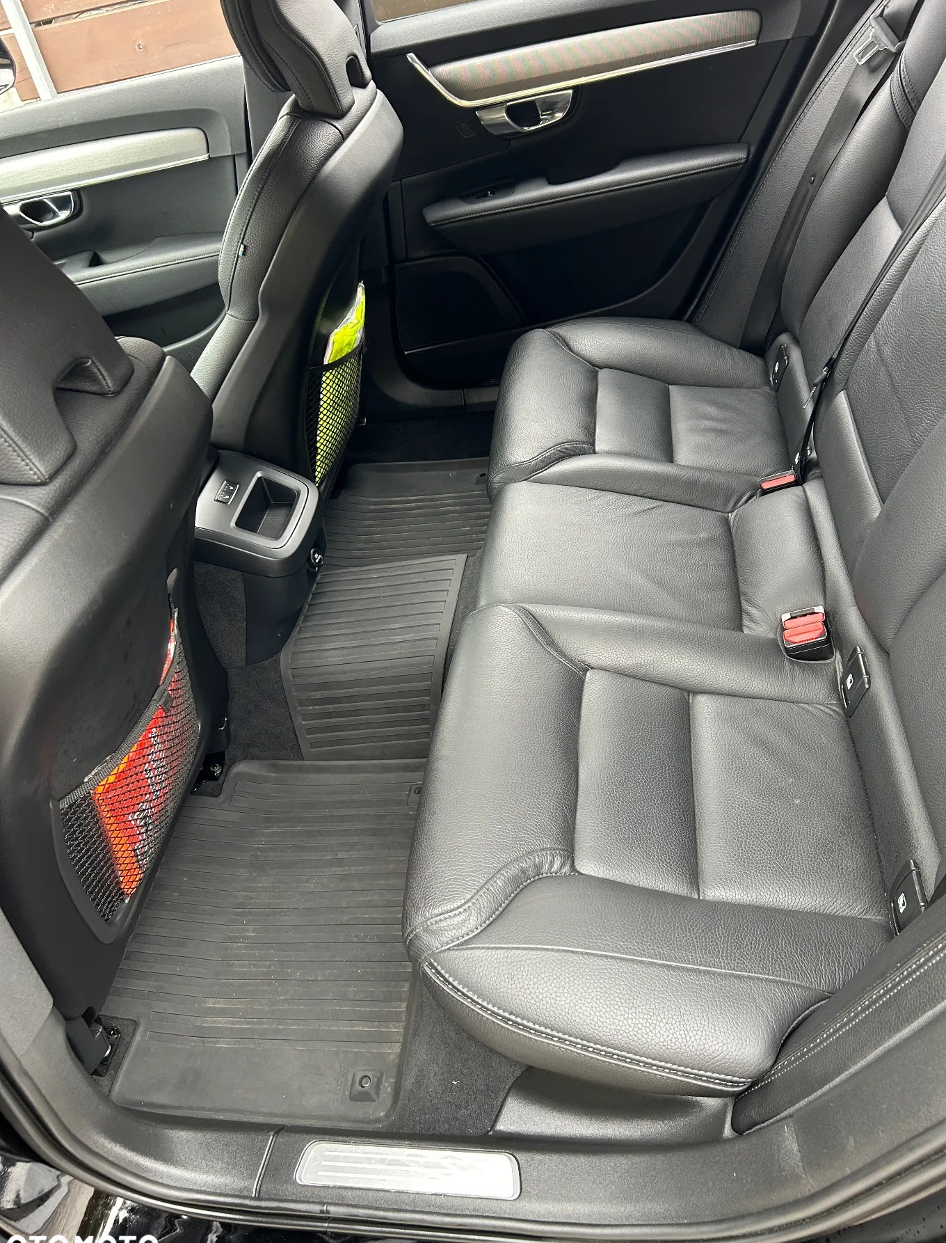 Volvo V90 Cross Country cena 142677 przebieg: 160000, rok produkcji 2019 z Kielce małe 596